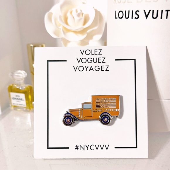 Authentic Louis Vuitton Limited Volez Voguez Voyagez Vintage Car Pin - Picture 2 of 10